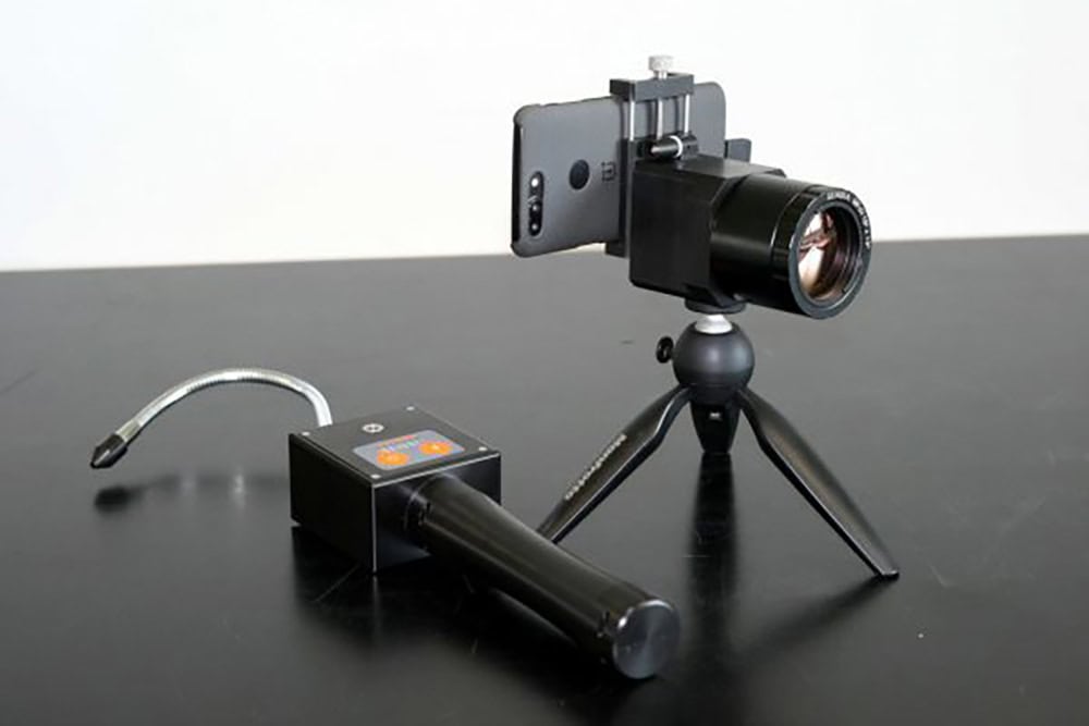 Portable optical gas imaging camera for detecting diffused emissions in industrial sites.