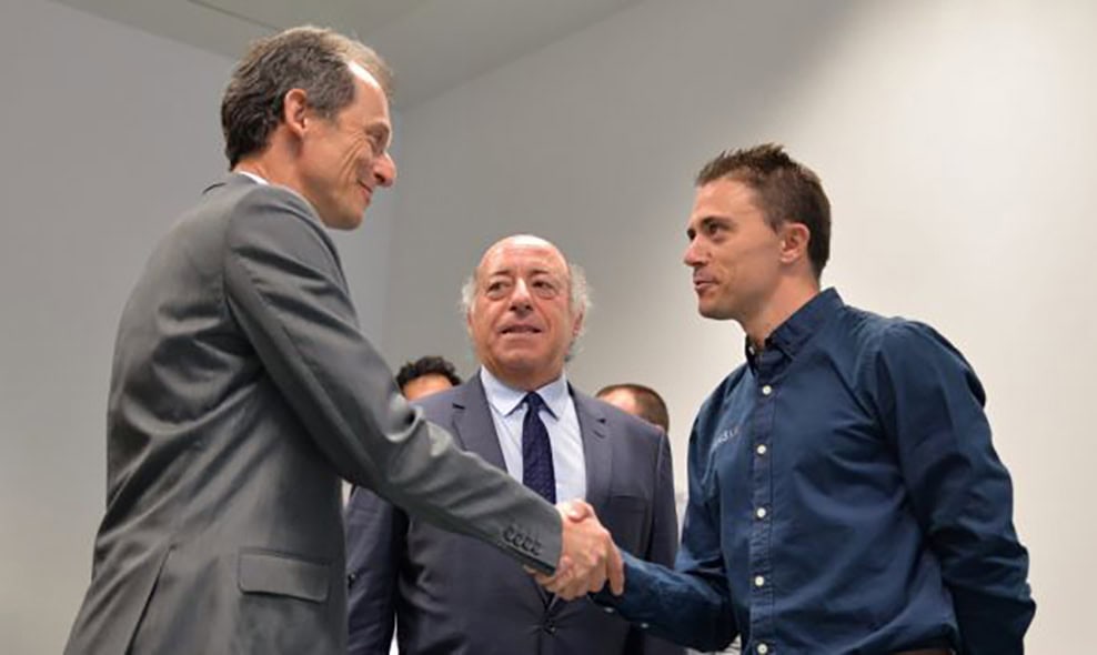 Pedro Duque, Spain's Science Minister, visits SENSIA for space research advancements.