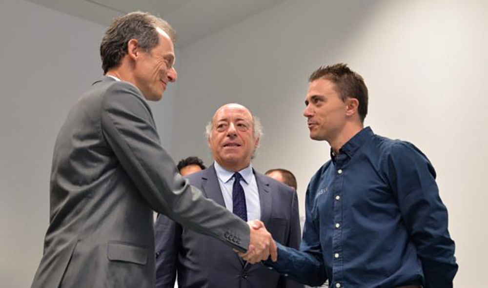 Pedro Duque, Spain's Science Minister, visits SENSIA for aerospace and science innovation.